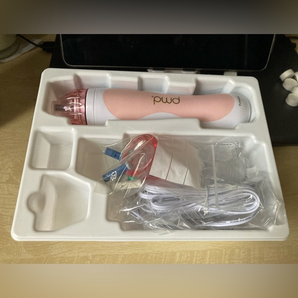 Pmd clinical grade exfoliation with vacuum suction - Classic - Picture 5 of 14